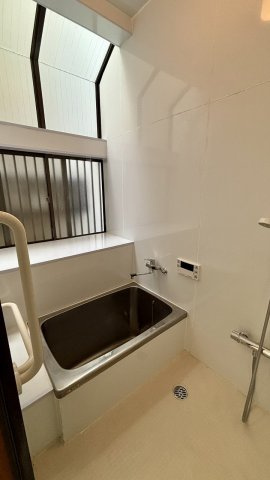 一日の疲れを癒すリラックス空間として快適な浴室。