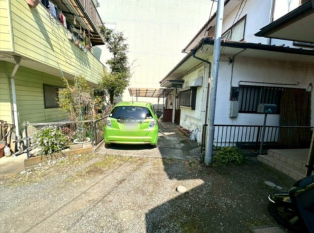 物件の詳細については、現地を見てわかること以外に、役所や法務局などで調べないとわからないことがあります。そのため、現地に行く場合は、もしこの物件を買ったらどのような生活ができるかをイメージしましょう。