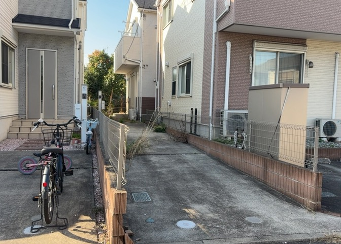 隣家の土地はどうなっているのか、生活利便施設が近くにあるのか、学校まで近いかなど、お客様のライフスタイルにあわせたイメージが重要です。また、近くにあると困る施設が近くにないかも確認するといいでしょう。