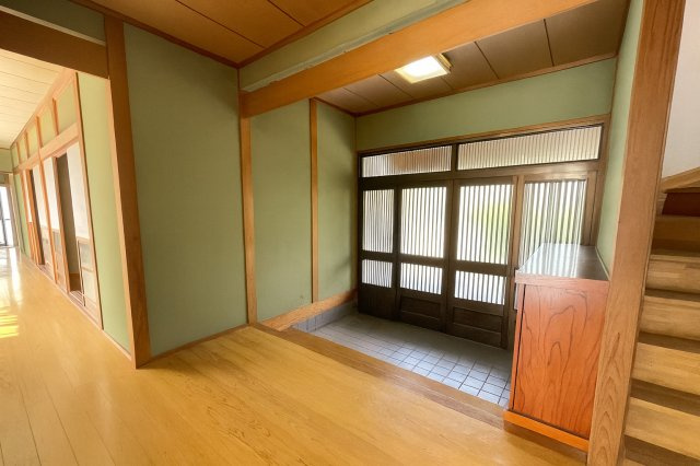 落ち着いた玄関です