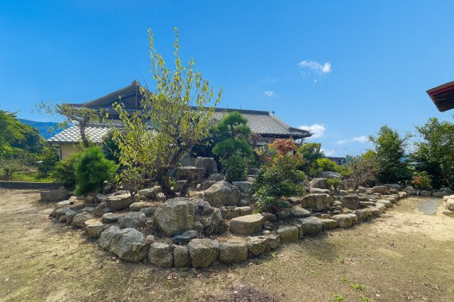 お庭の付いた物件です