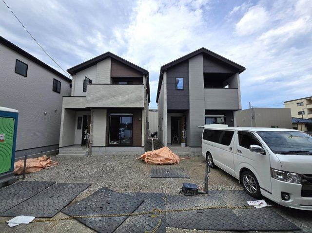 異なる外観デザインが魅力の新築分譲住宅。