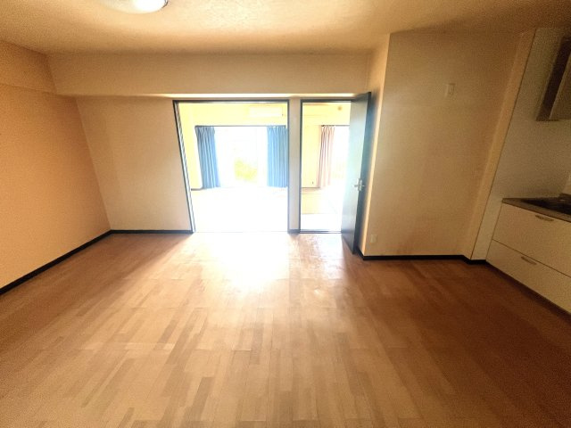 とても使いやすいお部屋となっております。　画像はイメージ図になり、現況は家具の設置がございます。