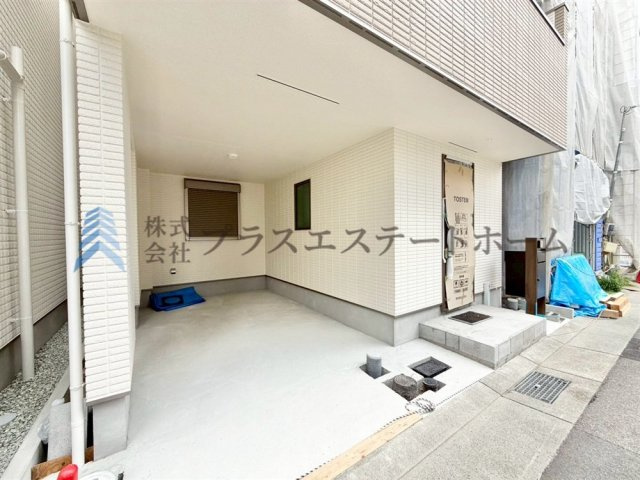 【同社施工事例】駐車場も広々です♪ハイルーフ車もOKです♪