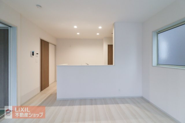 【ダイニング】現地完成写真。家族でくつろげるダイニングです。