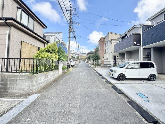 第一種低層住居専用地域の良好な住環境が保たれたエリア。