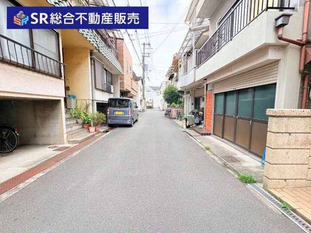 前面道路含む現地写真です