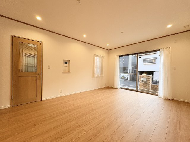 3面採光の為、開放感があり陽当たり・通風も良好です。