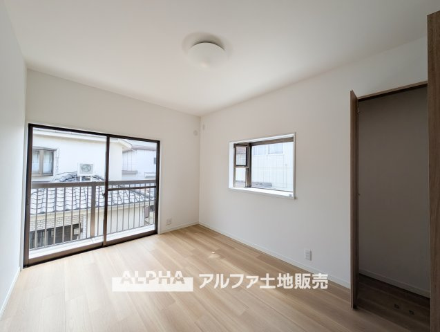 【comfort　room】　◆落ち着きのある室内◆寝室としても子ども部屋としても使いやすく、暮らしの変化にも対応できる空間。日々の時間を穏やかに過ごせます。
