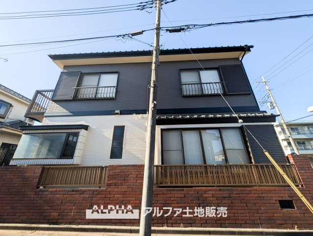 【A　warm　space】◆心がほどける場所◆　ゆとりある空間が、日常に静かな余白をつくる住まい。人を迎えることが自然になり、暮らしのリズムも穏やかに整っていく。