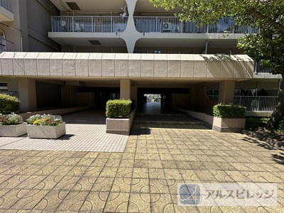 毎日通るエントランスはこのようになっています