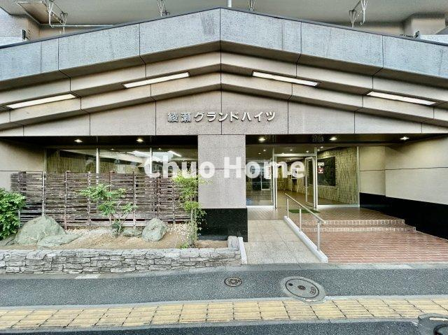 【エントランス】マンションのエントランスは、その物件の印象を決める、顔とも言える場所です。毎日通る場所ですからきれいなのが一番です。