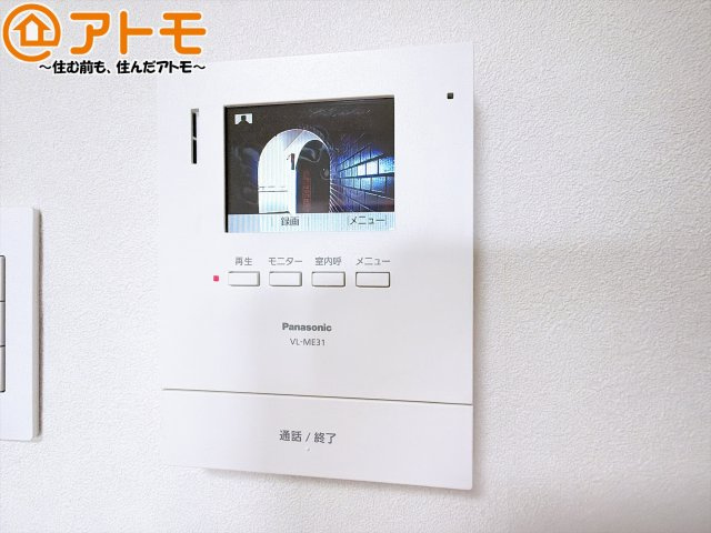 TVモニター付きインターホンは訪問者を確認することができて、防犯性に優れています♪