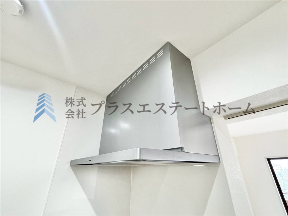 圧迫感を与えないスリムなデザインが魅力のレンジフードです♪ファン入口付近もお手入れしやすい形状です♪