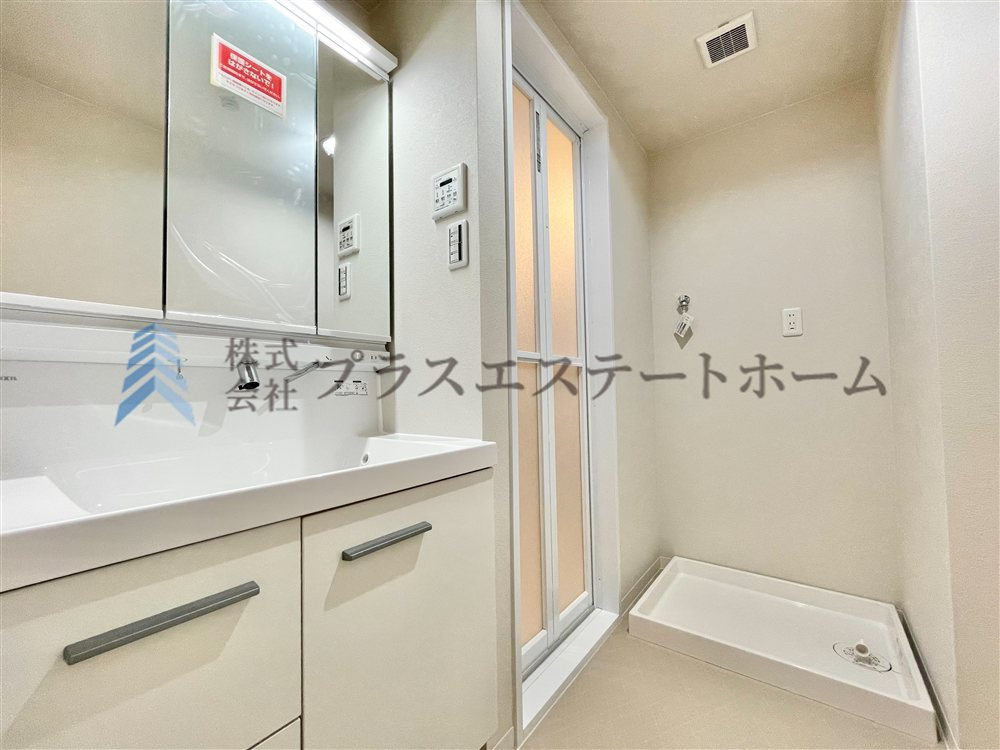 大型洗面器は、洗顔・洗髪はもちろん、つけ置き洗いなどにも便利です♪
