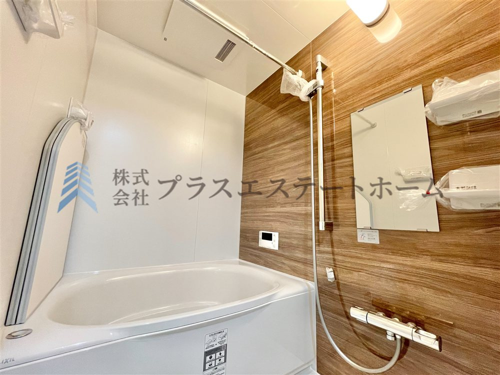1日の疲れを癒してくれる浴室♪リラックス感が漂います♪