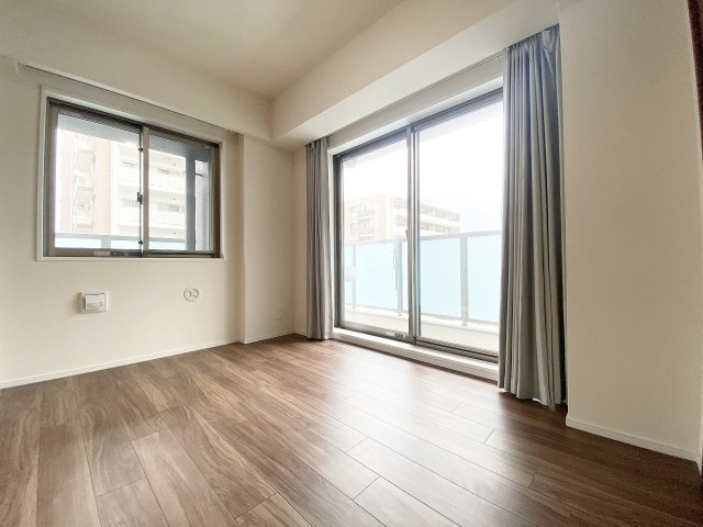 角部屋につき陽当り良好です♪