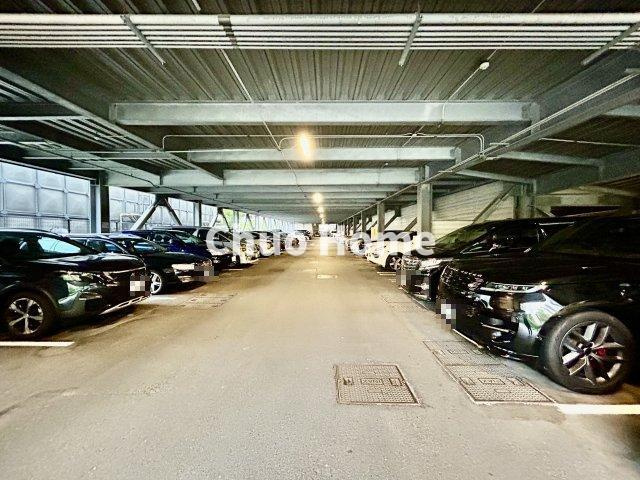 【敷地内駐車場】最新の空き状況や費用などの詳細は担当スタッフまでお問い合わせください。