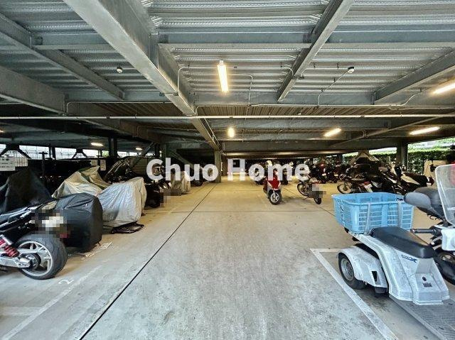 【バイク置場】最新の空き状況や費用などの詳細は担当スタッフまでお問い合わせください。