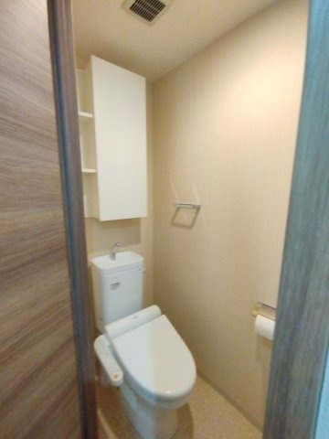 使いやすさと清潔感を兼ね備えた、快適なトイレスペース