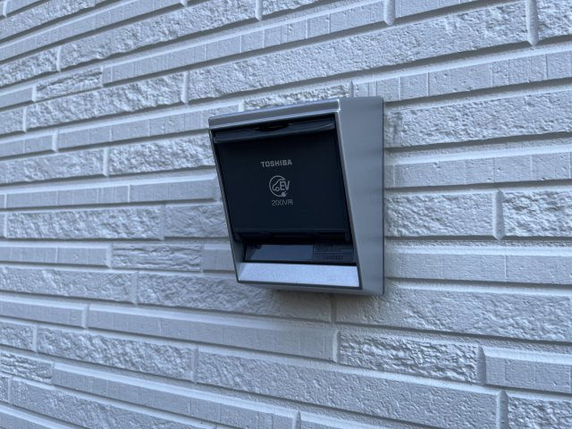EVコンセント付き！ガソリンスタンドに行く手間がなくなり、夜間の安い電力を利用して自宅でフル充電でます