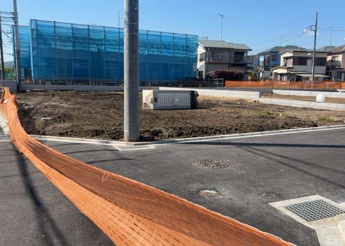 家を建てる前提で土地を探している場合、地盤の丈夫さは譲れない条件の一つです。地盤が脆弱だと追加工事が必要となります。また、過去に地盤沈下や液状化現象を起こした土地は、できるだけ避けた方がいいでしょう。