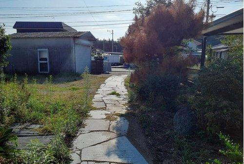 玄関までのアプローチ
