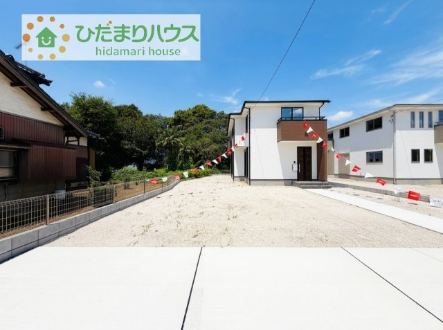 お庭付物件になります！お庭遊びや、プールなどお子様も大喜び(^^)