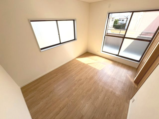 洋室6帖・収納付きで、お部屋がすっきり片付きます。