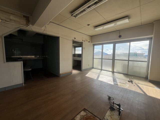 角部屋で通風採光ともに良好