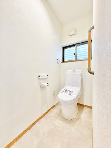 新しく清潔感あふれるトイレで、快適な毎日を。