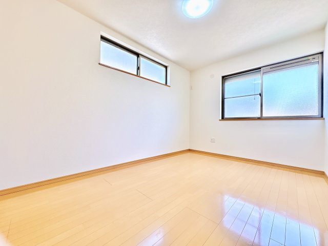 2階北西側6.0帖洋室