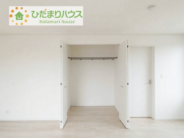 お洋服の多い女性に人気！収納力の高いクローゼット付き☆彡