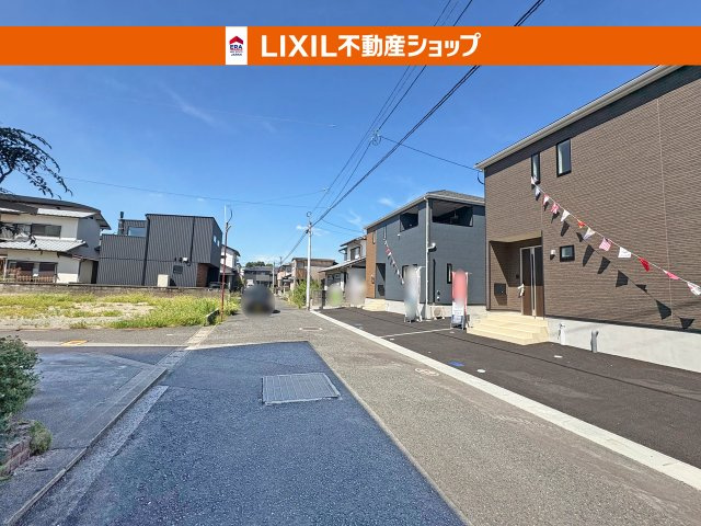 スーパーまで徒歩8分。バス停まで徒歩4分。閑静な住宅街です。　