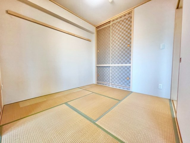 押入収納付きの和室！来客時の居室や子供の遊び場にピッタリです！