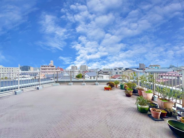 陽当たり・風通し・景観良好なルーフバルコニー！