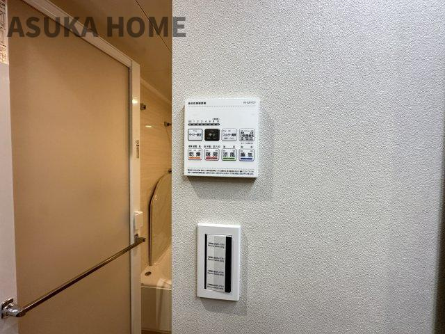 実は後から付けようとすると大変な設備のひとつです。暖房乾燥機付きの為、冬も快適ですよ。