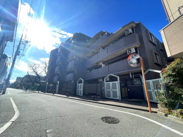 駅前に充実した商業施設