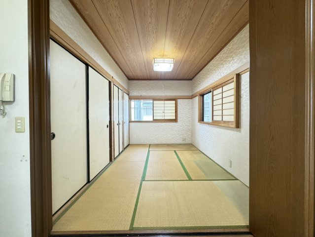 フローリングだけでなく、和室もあります