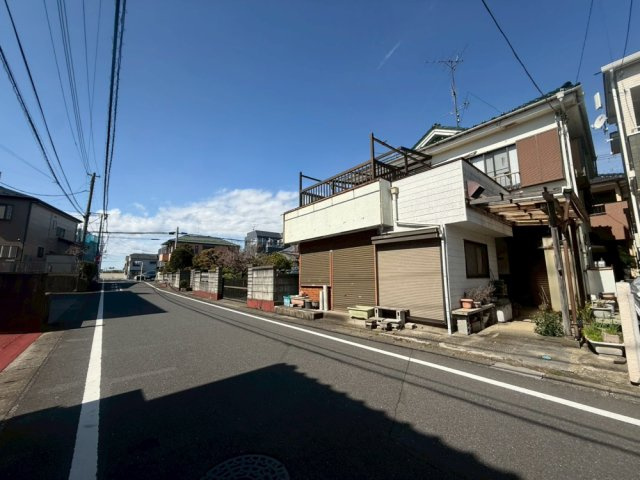 南道路に面し陽当り良好！敷地約30坪・自由設計で夢のマイホームはいかがでしょうか！建築条件なし・お好きなハウスメーカーで建築可能です！