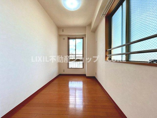 2面採光で光を集めるプライベートルームはゆっくりと落ち着く空間です。