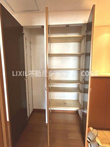 全居室に収納を完備しておりますので、居室の全空間を有効活用出来ます。