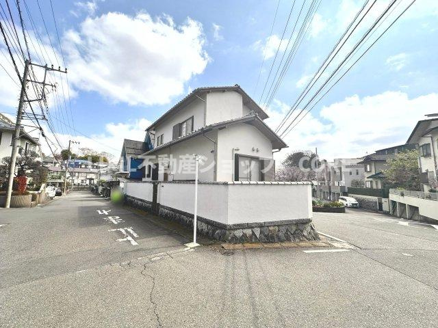 ご見学の際にはご自宅はもちろん、駅やご指定頂いた場所まで無料でお迎えに伺います。