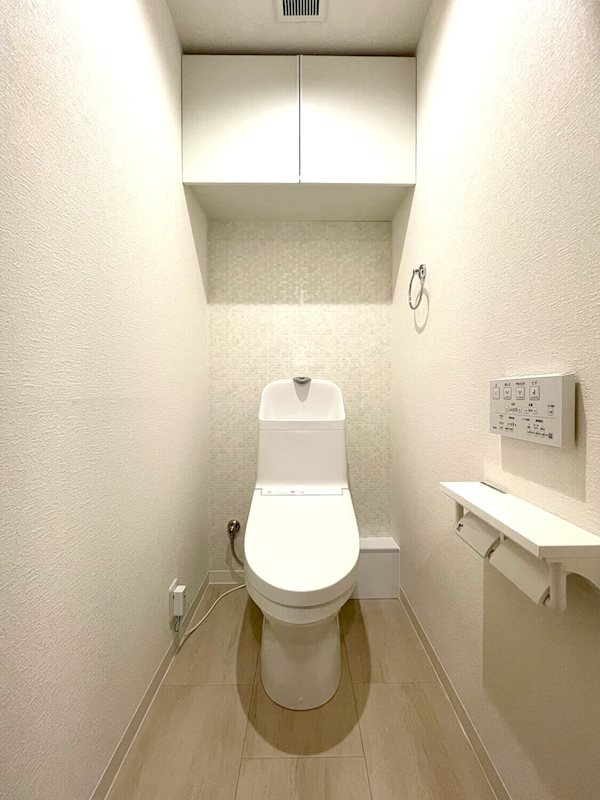 温水洗浄便座付きトイレです。