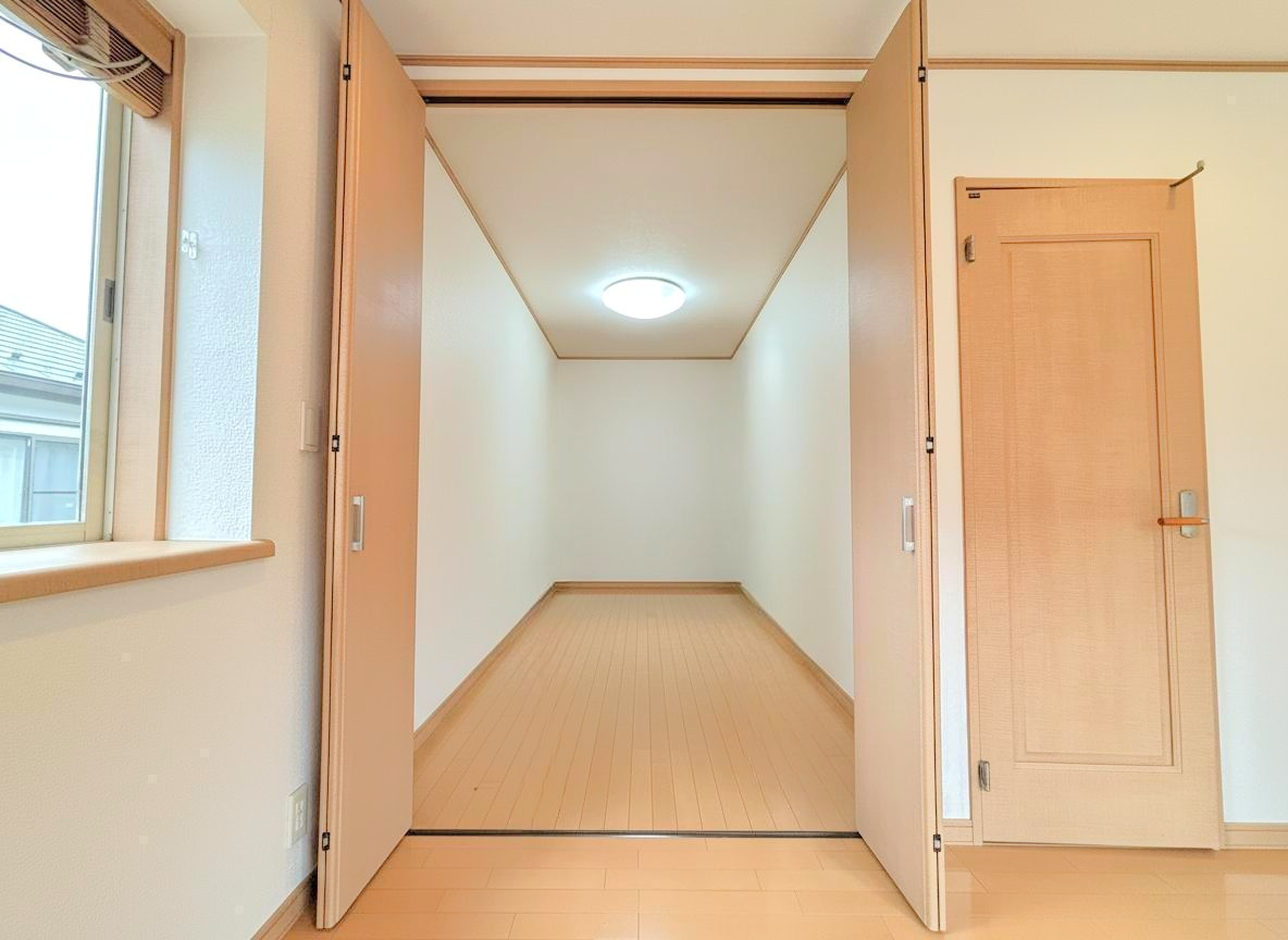 ※CG加工で家具などを消しています。実際とは異なりますのでご了承ください。　収納力豊富な約4.0帖の納戸付♪