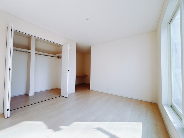 ■2階洋室｜子供部屋のメリットは「自立心を養うことができる」「自分で整理整頓できるようになる」そして、お子様が成長した際には「プライバシーを確保できる」といい事だらけ♪