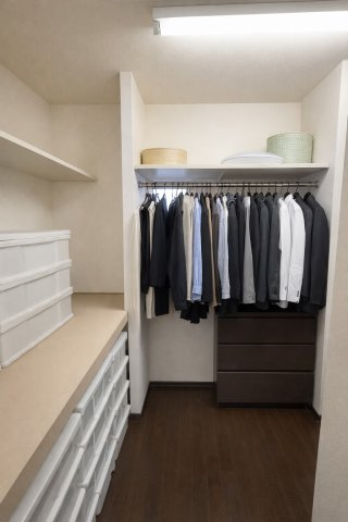 季節物の衣類もスッキリ収納できます