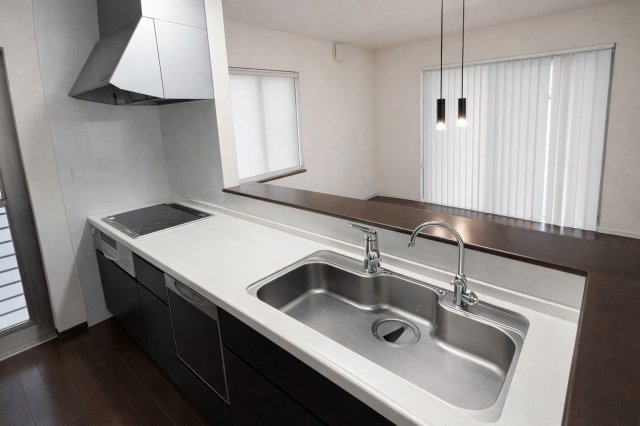 ご家族と会話を楽しみながらお料理が出来る対面キッチン