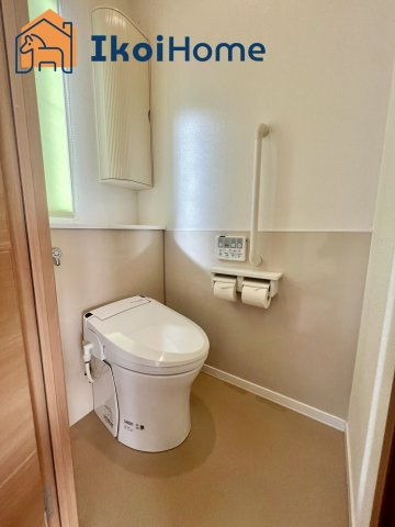 ●年中無休・当日予約可●1階リビング横には広いトイレが設置されております！手摺も付いております！