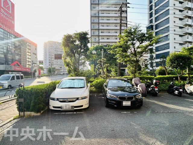 【敷地内駐車場】最新の空き状況や費用などの詳細は担当スタッフまでお問い合わせください。